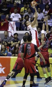 Vic Manuel of Alaska drives against the defense of the San Miguel Beermen during Game 5 of the best of seven finals of the PBA Philippine Cup at the Smart Araneta Coliseum in Quezon City on Wednesday. PHOTO BY CZEASAR DANCEL