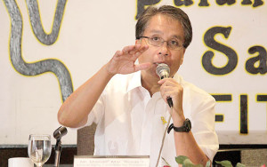 NOT HURTING Liberal Party presidential bet Manuel “Mar” Roxas 2nd  answers questions from media at the Bulong Pulungan breakfast forum. PHOTO BY ABBY PALMONES 