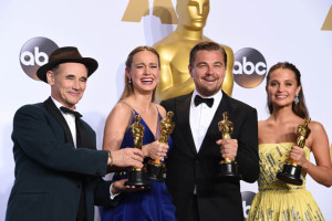 LUCKY STARS  Best Supporting Actor Mark Rylance,Best Actress Brie Larson, Best Actor Leonardo DiCaprio and Best Supporting Actress Alicia Vikander pose in the press room during the 88th Annual Academy Awards at Loews Hollywood Hotel in Hollywood, California. AFP PHOTO 