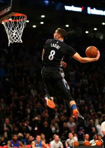 Zach LaVine of the Minnesota Timberwolves dunks in the Verizon Slam Dunk Contest during NBA All-Star Weekend 2016 at Air Canada Center on Saturday (Sunday in Manila) in Toronto, Canada. AFP PHOTO