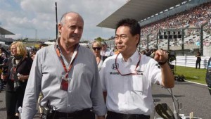 McLaren F1 team principal Ron Dennis (left) and Honda Engine chief Yasuhisa Arai (right) during a practice session of the team. FIA.COM
