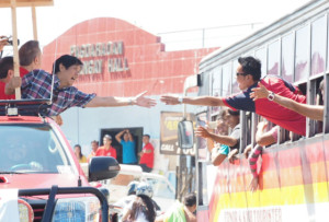 REACHING OUT Senator Ferdinand “Bongbong” Marcos Jr. tries to shake the hand of a supporter in La Union.  PHOTO BY CZEASAR DANCE