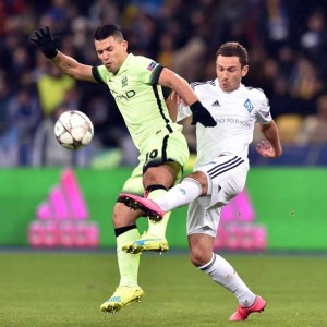 Dynamo Kiev’s Ukrainian midfielder Serhiy Rybalka (right) vies with Manchester City’s Argentinian forward Sergio Aguero during the UEFA Champions league round of 16, first leg, football match FC Dynamo Kyiv vs Manchester City FC at the NSC Olimpiski stadium in Kiev on Thursday. AFP PHOTO