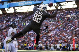 Team Irvin tight end Delanie Walker No.82 of the Tennessee Titans fails to catch a pass during the second half of the 2016 NFL Pro Bowl at Aloha Stadium on Monday in Honolulu, Hawaii. AFP PHOTO