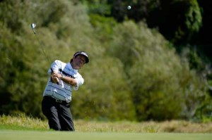 Bubba Watson takes his third shot out of the rough on the eighth hole during round three of the Northern Trust Open at Riviera Country Club on Saturday (Sunday in Manila) in Pacific Palisades, California. AFP PHOTO