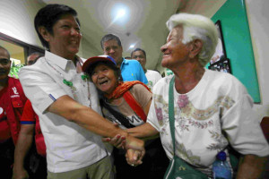 Crowd Drawer  Senator Ferdinand “Bongbong” Marcos greets supporters who flocked to the Olongapo City Hall just to meet him. Contributed Photo