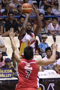 CLEAR SHOT Tyler Wilkerson of San Miguel Beer attempts a shot through the defense of JP Erram of Blackwater during a PBA Commissioner’s Cup game At the Ynares Sports Center in Antipolo City on Wednesday. PHOTO BY CZEASAR DANCEL