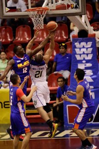  Al Thornton of NLEX blocks Kelly Williams of the Talk N’ Text during the Philippine Basketball Association Commissioner’s Cup elimination round at the Philsports Arena in Pasig City.  Photo by CZAR DANCEL