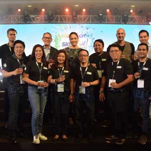 SKY management team with SKY COO March Ventosa, Charo Santos- Concio and SKY Alive host KC Montero