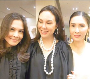 Gretchen Barretto (center)  with friends Charmaine Lagman and Mini Que