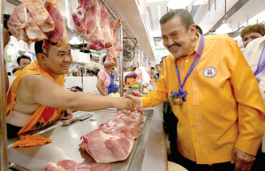 REFURBISHED AND MODERNIZED  Manila Mayor Joseph “Erap” Estrada walks through the newly renovated Santa Ana Market during its inauguration as part of his birthday celebration on Tuesday, April 19. PHOTO BY RUSSELL PALMA 