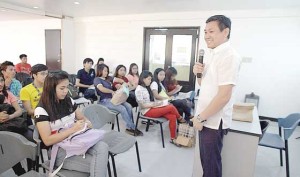 SHARING NUGGETS Alexander Lacson discusses the role of media and other issues during the F. Sionil Jose Lecture Series held on Friday at The Manila Times College. PHOTO BY CZEASAR DANCEL