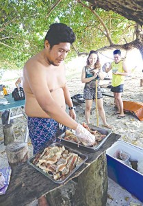 One of the best ways to enjoy Apo Reef is to cook outdoors.