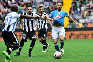 Udinese’s midfielder from Serbia Zdravko Kuzmanovic (left) fights for the ball with Napoli’s forward from Argentina Gonzalo Higuain during the Italian Serie A football match Udinese vs Napoli at Friuli Stadium in Udine on Monday. AFP PHOTO