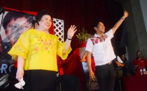 TAKING ILOILO Senator Miriam Defensor Santiago and her running mate, Sen. Ferdinand “Bongbong” Marcos Jr., campaign at the University of the Philippines in Iloilo City. 