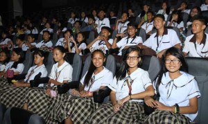 High school students enjoy the lessons of two multi-awarded children’s movies from India and Iran 