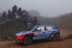 New Zealander driver Hayden Paddon steers his Hyundai New Generation i20 WRC with compatriot co-driver John Kennard during Special Stage No. 16 of the World Rally Champion Argentina 2016 near El Condor, Cordoba, Argentina on April 25.  AFP PHOTO 