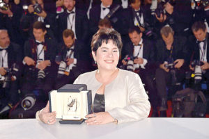 UNEXPECTED WIN Jaclyn Jose poses with her Cannes trophy. AFP PHOTO 