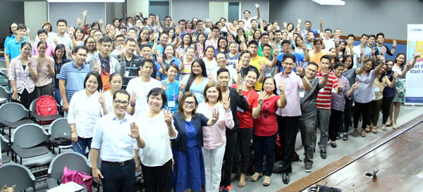  Participants of the Summer Institute on Technology in Education (SITE), with the Managing Director of Diwa Learning Systems Inc. Elma Ropeta (front row, 3rd from left) and the Director for Basic Education and High School Principal of Miriam College, Edizon Fermin, PhD (front row; 8th from left) 