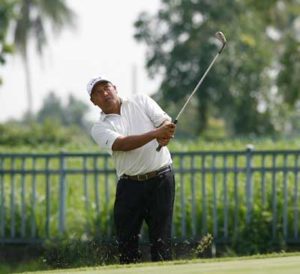 Orlan Sumcad flashes his superb tough around the green to save par on No. 15 and preserve a bogey-free card. CONTRIBUTED PHOTO