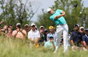 Jordan Spieth of the United States plays his shot during a practice round prior to the U.S. Open at Oakmont Country Club on Tuesday in Oakmont, Pennsylvania.  AFP PHOTO