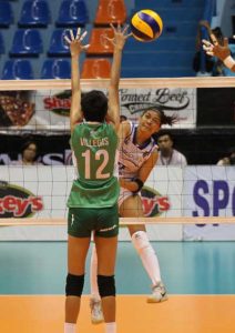 BaliPure top hitter Alyssa Valdez goes one-on-one versus Katherine Villegas of Team Laoag and came away with a power hit during their Shakey’s VLeague showdown. CONTRIBUTED PHOTO