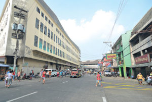 DIFFERENT BLUMENTRITT Residents could hardly recognize Blumentritt Street in Santa Cruz, Manila after illegal vendors, illegal structures, garbage and carts that impede the flow of vehicular and pedestrian traffic were removed.