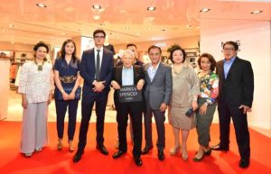 (From left) Marilou Pineda, Catherine Tantoco Huang and M&S International Regional Sales Manager for home and clothing Thomas Gray with Rustan’s Chairman Emeritus Bienvenido Tantoco Sr., Bienvenido ‘Rico’ Tantoco Jr., Zenaida Tantoco, Maritess Tantoco-Enriquez, and Steven Sarmienta