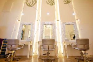 Salon Beauvoir boast of contemporary French interior design with well-appointed lighting for soothing beauty services