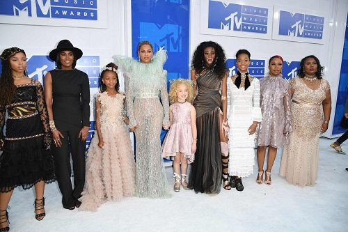 Beyonce (C) and guests arrive for the 2016 MTV Video Music Awards at Madison Square Garden in New York on Sunday (Monday in Manila). AFP PHOTO