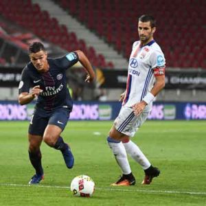 Paris Saint-Germain’s French forward Hatem Ben Arfa (left) vies with Lyon’s French midfielder Maxime Gonalons (right) during the French Supercup Champions trophy (Trophée des Champions) football match Paris Saint-Germain vs Olympique Lyonnais in Klagenfurt, Austria, on August 6. AFP PHOTO