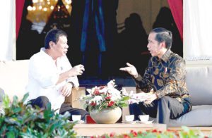WHO SAID WHAT? A handout photo shows Indonesian President Joko Widodo (right) speaking with President Rodrigo Duterte during their bilateral meeting at the Presidential palace in Jakarta. AFP PHOTO