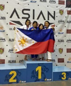 FIRST GOLD FOR PH IN ABG Filipina jiu-jitsu fighter Margarita Ochoa (second from left) after winning the very firts gold medal for the Philippines in the 2016 Asian Beach Games. PHOTO FROM MARGARITA OCHOA’S FB ACCOUNT