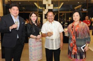 (From left) Anton Huang, President of the SSI Group, Inc., Bernadette Romulo-Puyat Undersecretary for Special Concernsand Chair of the National of Department of the Agriculture-Philippines, Manny Piñol, Secretary of the Department of Agriculture, and Zenaida Tantoco, Rustan’s Commercial Corporation Chairman and CEO led the opening toast of 2nd Philippine Harvest