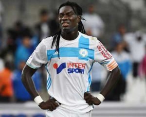 Olympique de Marseille’s French forward Bafetimbi Gomis reacts after missing a goal during the French L1 football match Olympique of Marseille (OM) versus Lyon at the Velodrome stadium in Marseille on Monday. AFP PHOTO