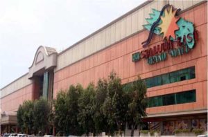 The Sta. Lucia East Grand Mall in Cainta, Rizal. The property development company has announced that it has formed a commercial business unit to expand its commercial developments, eyeing a 60-40 revenue mix between residential sales and recurring commercial property income in the next two to three years. SLI PHOTO