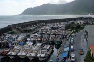 SAFE ZONE Moored fishing boats are seen at the Dasi fishing harbor at Yilan county, eastern Taiwan, as typhoon Megi approaches on Monday. AFP PHOTO