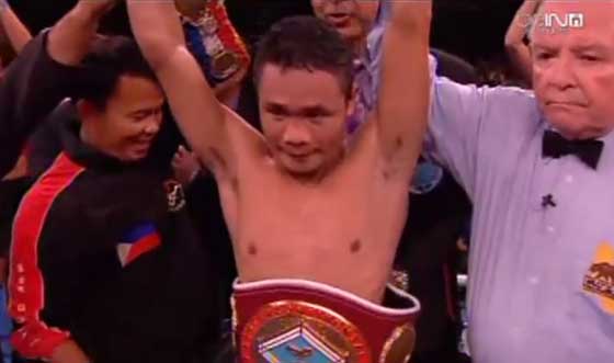 Longest-reigning Filipino world boxing champion Donnie ‘Ahas’ Nietes celebrates after his impressive debut in the flyweight division. Nietes scored a unanimous-decision victory over Mexican Edgar Sosa to win the vacant World Boxing Organization international belt. SCREEN GRAB FROM YOUTUBE