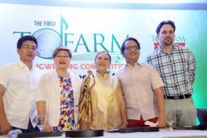 Present at ToFarm’s songwriting competition launch: Project Director Rommel Cunanan, Trustee and former Program Director of NAMCYA Luchi Roque, Chief Advocate Milagros How, Resident Music Director of Ballet Philippines Jed Balsamo and former music director of the Philippine Philharmonic Orchestra Olivier Ochanine