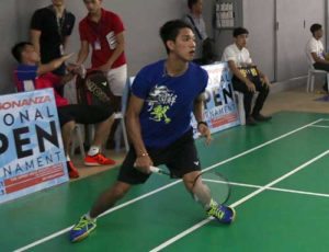 Kevin Cudiamat sets up for an attack against JC Clarito during their men’s singles match in the Bingo Bonanza National Open Badminton. CONTRIBUTED PHOTO