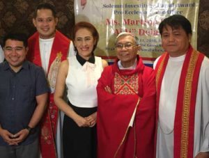 Ai-Ai delas Alas was nominated by the Diocese of Novaliches for her countless charitable works for the Church—among them helping to build Kristong Hari Church along Commonwealth Avenue, among others. She is joined here by friends from the clergy lead by Bishop Antonio Tobias (second from right)