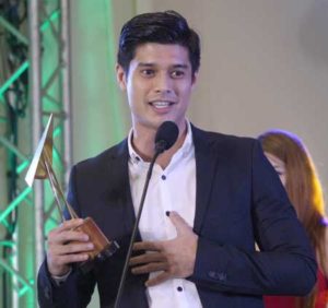 JC De Vera clutches his trophy for his portrayal of a gay inmate in ‘Best. Partee. Ever.’