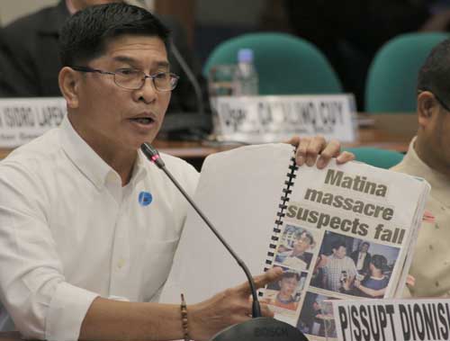Retired police Supt. Dionisio Abude shows clippings of reports on killings in Davao at the Senate inquiry on extrajudicial killings. Abude, former chief of the Heinous Crime Division of the Davao police, admitted being penalized by the Ombudsman in connection with the unsolved killings but he denied the existence of the Davao Death Squad. He also denied the claim of Edgar Matobato that he was present when Sali Makdum, an alleged terrorist, was seized by the police. Matobato said Makdum was killed by the DDS in 2002. PHOTO BY BOB DUNGO