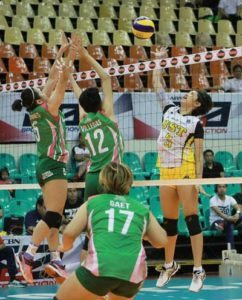 UST’s Chlodia Cortez (3) challenges Team Laoag’s Grethcel Soltones (5) and Katherine Villegas (12) during their Shakey’s V-League Reinforced Conference at the Philsports Arena Wednesday. CONTRIBUTED PHOTO