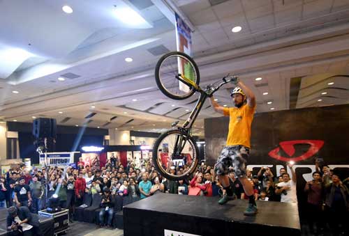 Kenny Belaey displays his prowess during the PhilBike Expo at the SMX Convention Center, Mall of Asia. CONTRIBUTED PHOTO