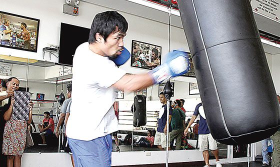 READY TO RUMBLE Manny Pacquiao shows his speed during training. AFP PHOT