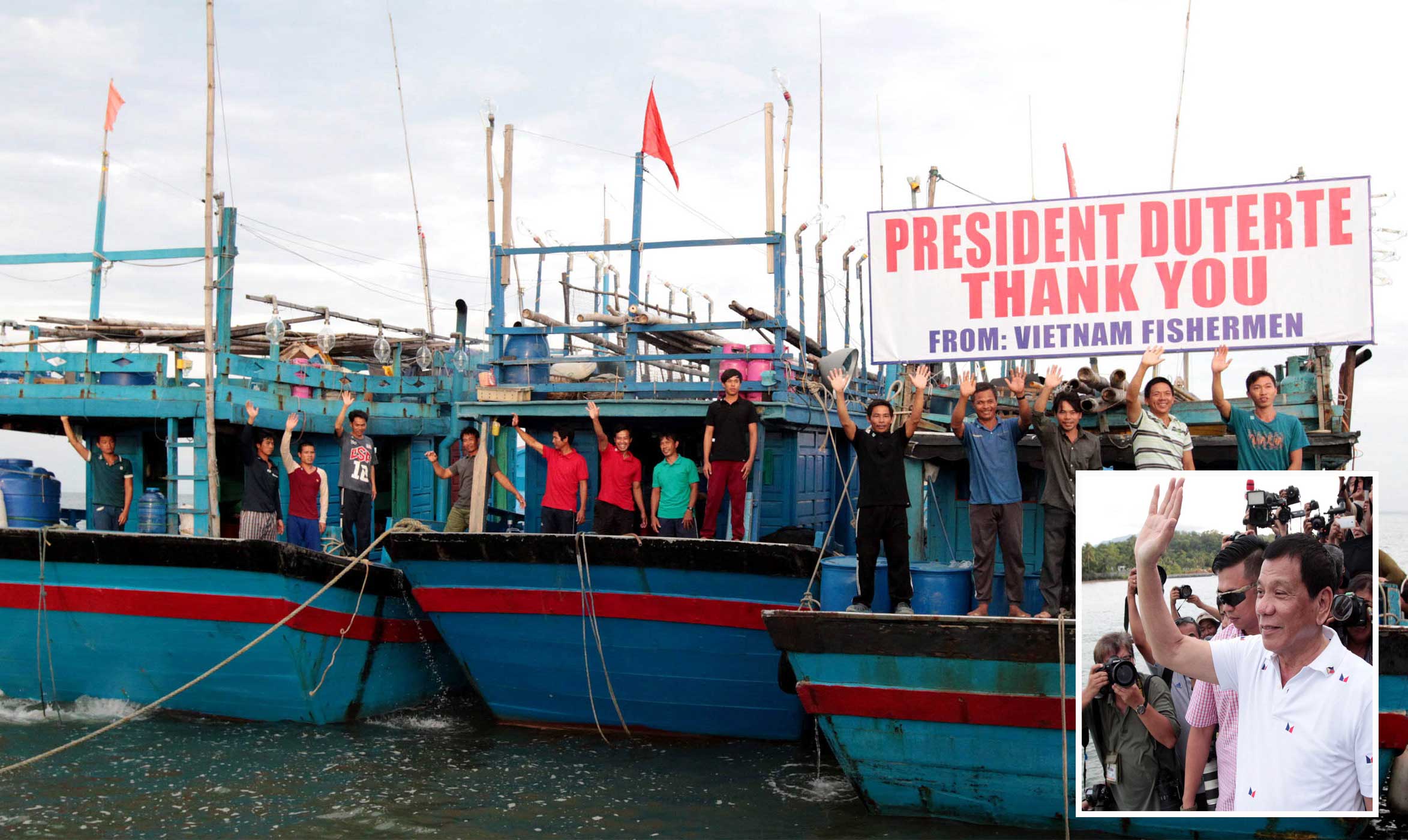 SEND-OFF President Rodrigo Duterte waves goodbye to 17 Vietnamese fishermen at Sual Sea Wharf and Causeway Area in Pangasinan on Wednesday. PNA PHOTO 