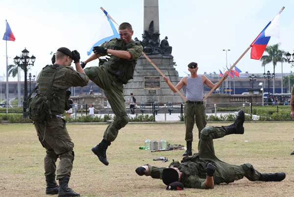 SKILLS Russian marines demonstrate their capability after a wreath-laying ceremony at Rizal Park. The Russian Navy is on a five-day goodwill visit. PHOTO BY RENE H. DILAN