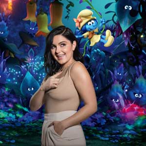 Smurf Lily (Ariel Winter) is the whip-smart, no-nonsense member of the Lost Village. She’s not afraid to tell you like it is or to take charge – even when no one asked her to. Smurf Lily is smart and practical, but she’s full of creativity too.