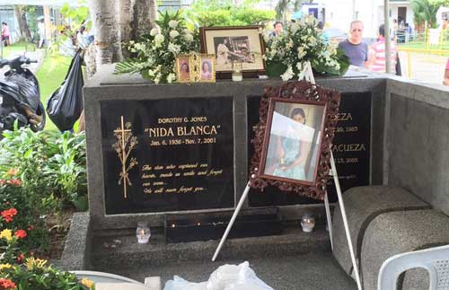 Nida Blanca (June 6, 1936 – November 7, 2001; photo on Twitter)
Loyola Memorial Park, Marikina City